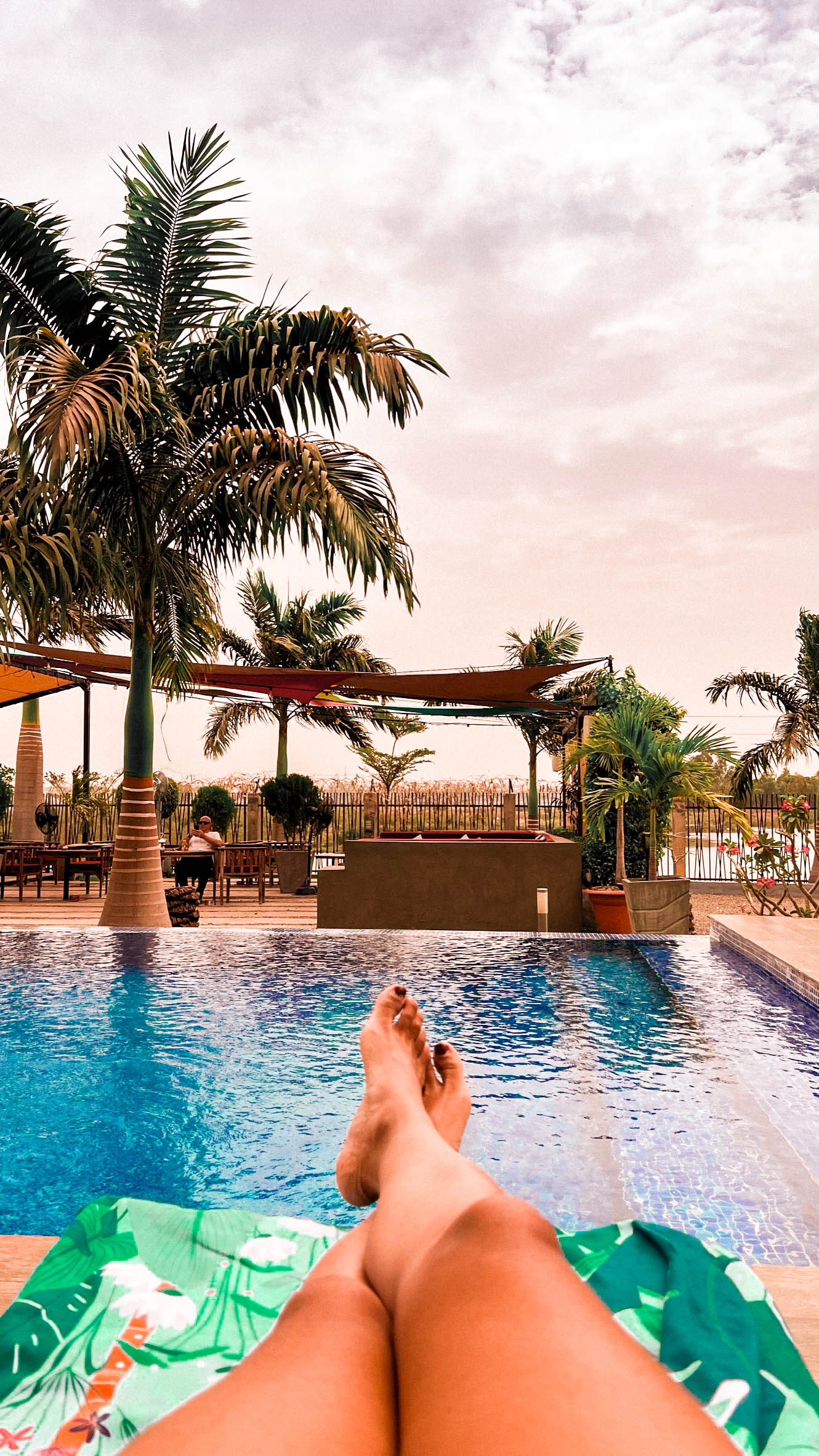 Où aller à la piscine à Bamako? Au bord de l'eau, Hôtel à Bamako avec piscine et restaurant. 